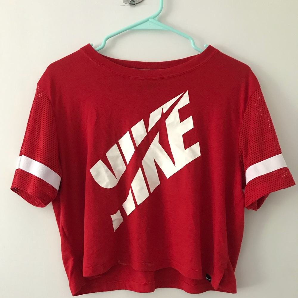 Nike crop shirt